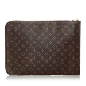 LOUIS VUITTON Poche Documents GM Clutch